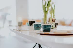 Quelques accessoires décoratifs pour embellir un salon