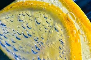 Pour ajouter un doux parfum à vos produits d'entretien maison, utilisez simplement le citron