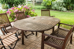 Quelques conseils simples pour rénover des meubles de jardin