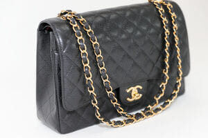 Plusieurs indices permettent d’identifier un vrai ou un faux sac Chanel