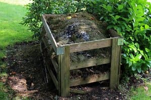 Si vous avez un jardin, rien de plus simple que d'y installer un compost