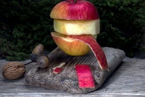 Vos pelures de fruits ne sont pas recyclables, mais vous pouvez les sortir des ordures ménagères en utilisant le compost