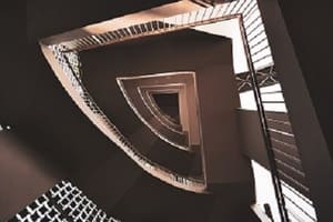 La présence d'un escalier peut compliquer le débarras