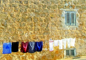 Quand le printemps arrive, on fait entrer l'air frais dans la maison